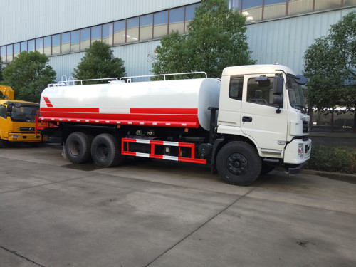 東風后雙橋灑水車 東風后雙橋灑水車