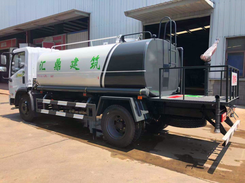 廠家直銷灑水車,湖北程力 廠家直銷灑水車,湖北程力