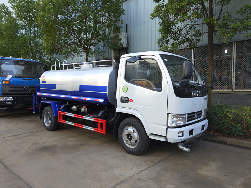 東風福瑞卡5噸灑水車-湖北程力銷售總部 東風福瑞卡5噸灑水車-湖北程力銷售總部