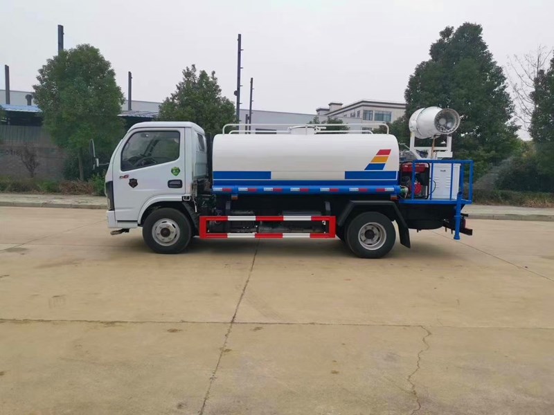 藍牌灑水車 藍牌灑水車