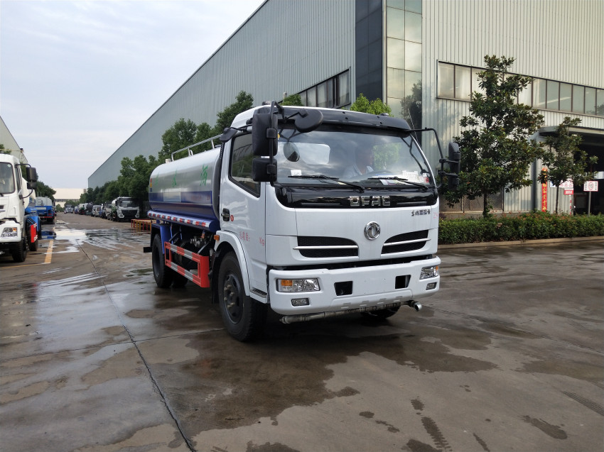 東風5噸---22噸的全新環衛灑水車--霧炮車--抑塵車價格 東風5噸---22噸的全新環衛灑水車--霧炮車--抑塵車價格