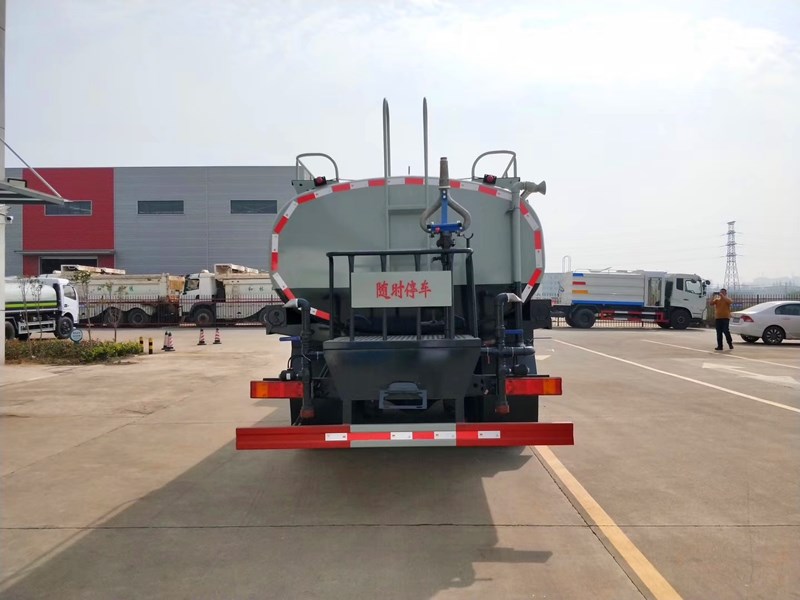 二十方灑水車 二十方灑水車