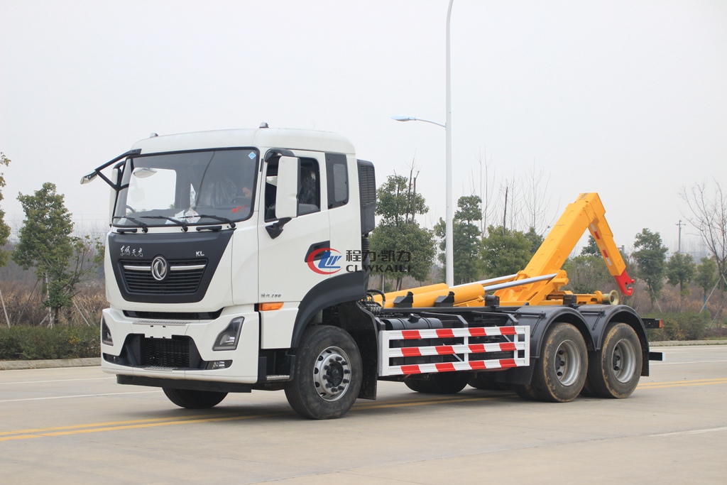 東風天龍后雙橋勾臂式垃圾車