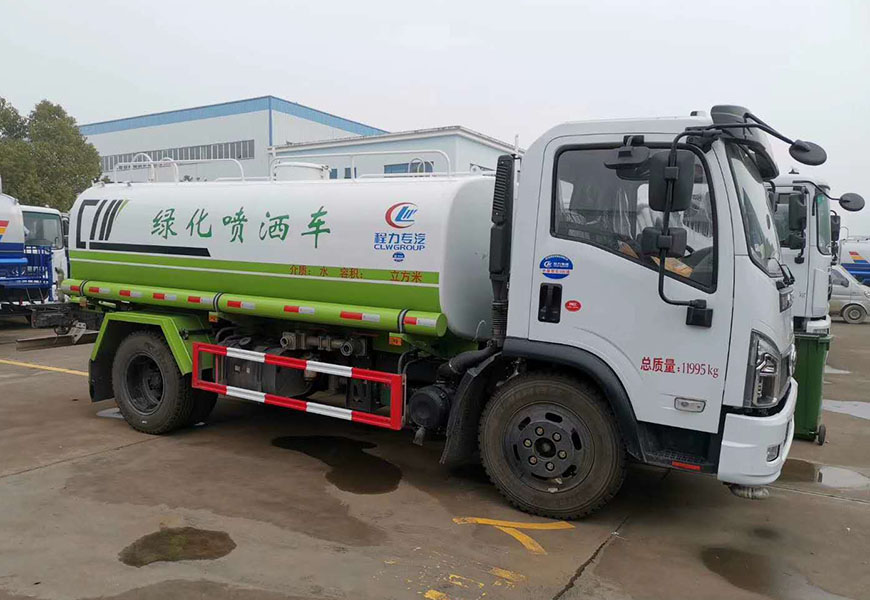 東風(fēng)福瑞卡10方灑水車后方圖