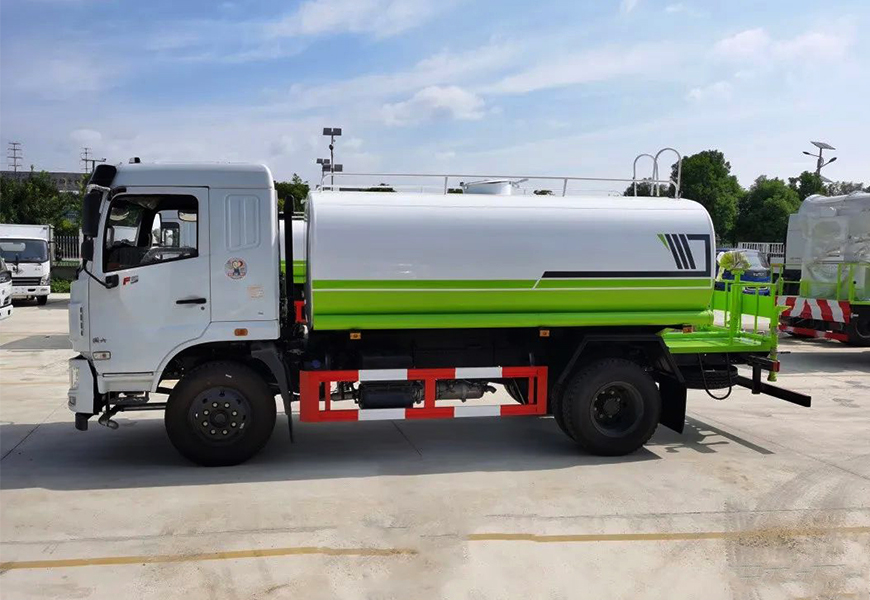 東風華神12噸灑水車側面圖